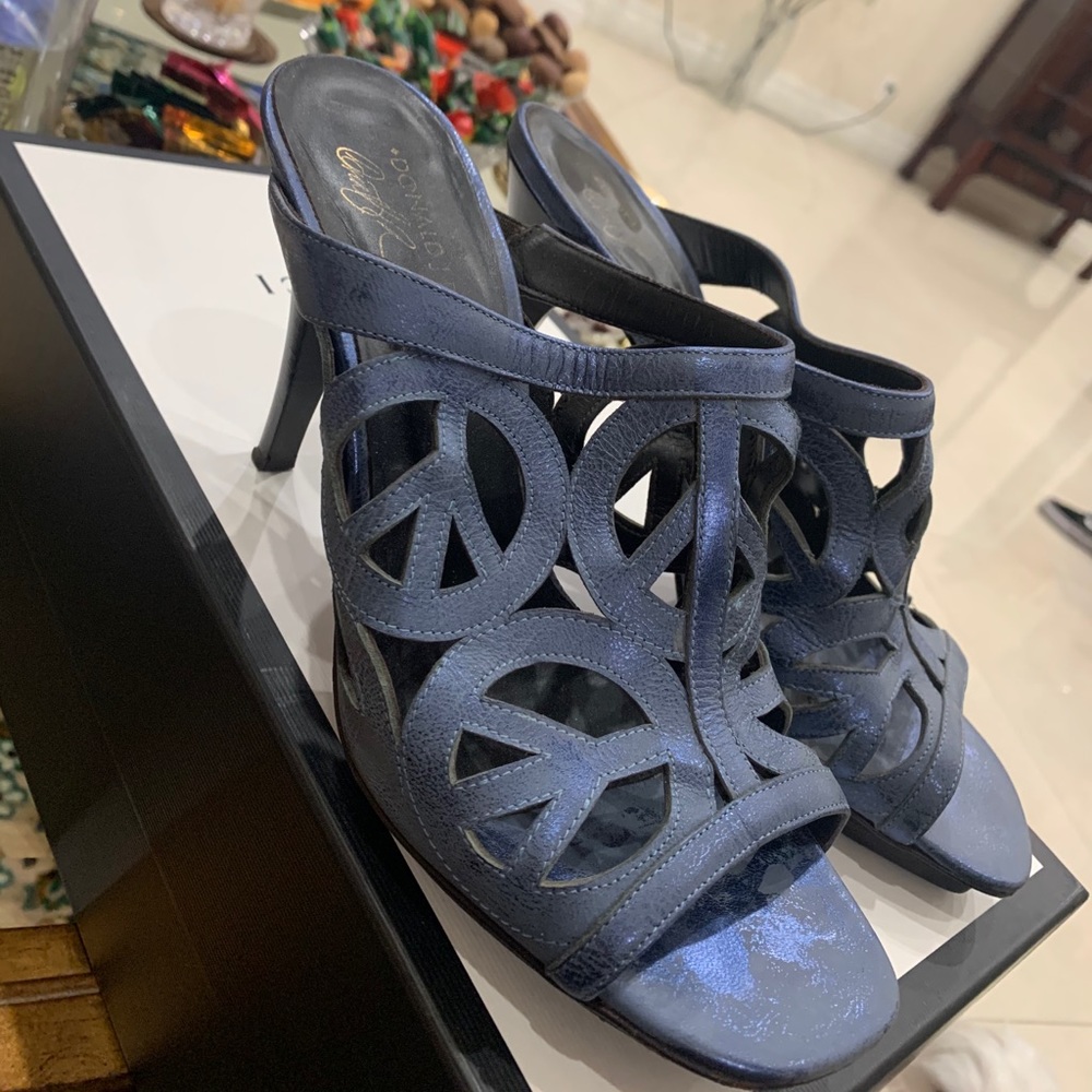 Donald J Pliner heels